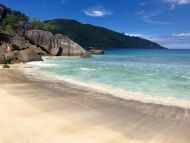 plage paradisiaque seychelles